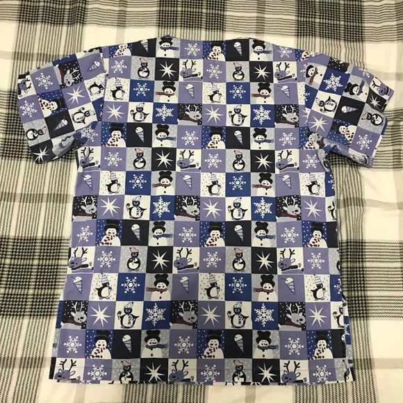 Winter-Themed Scrub Top - Picture 4 of 4